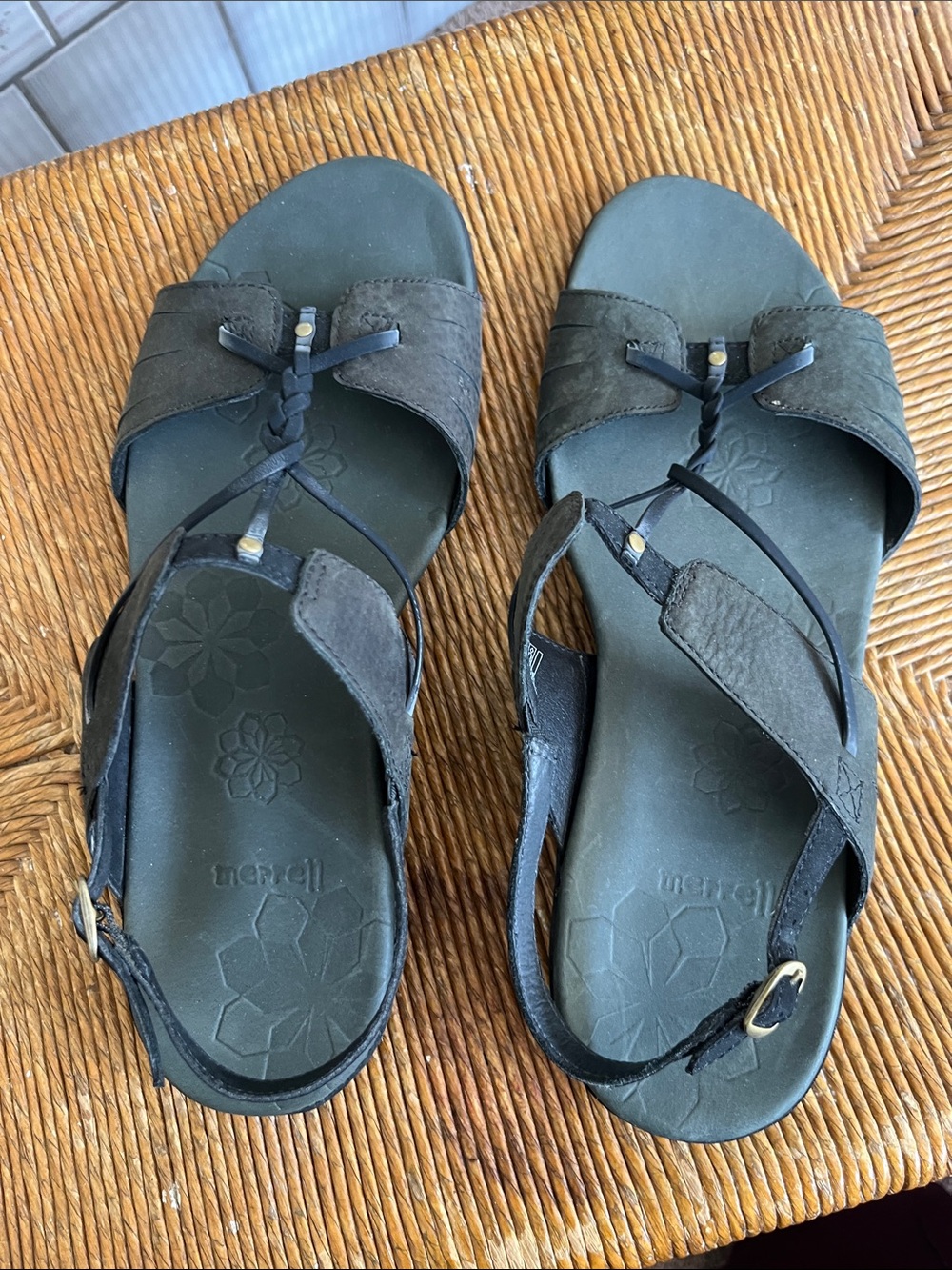 Merrell Women's black Strappy Leather Sandals size 10